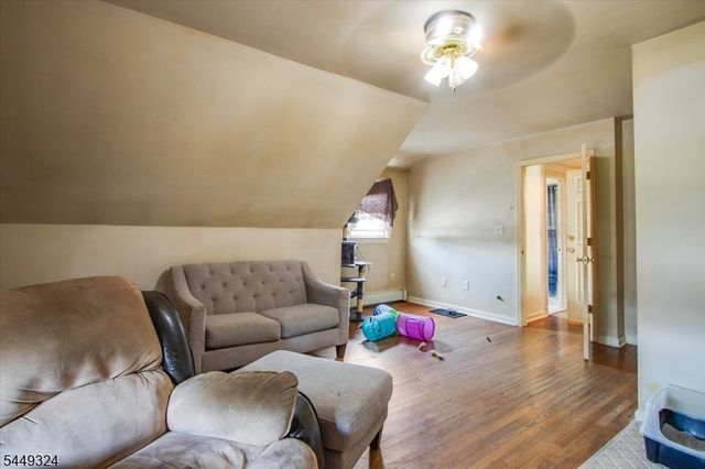 42 2nd St, Pequannock Twp., NJ 07440