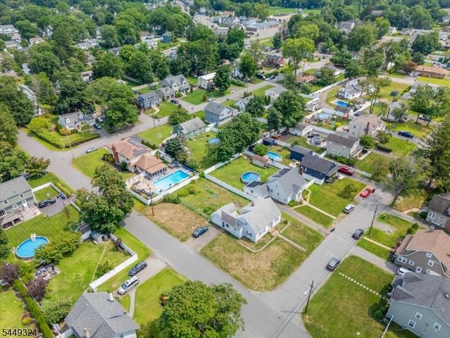 42 2nd St, Pequannock Twp., NJ 07440