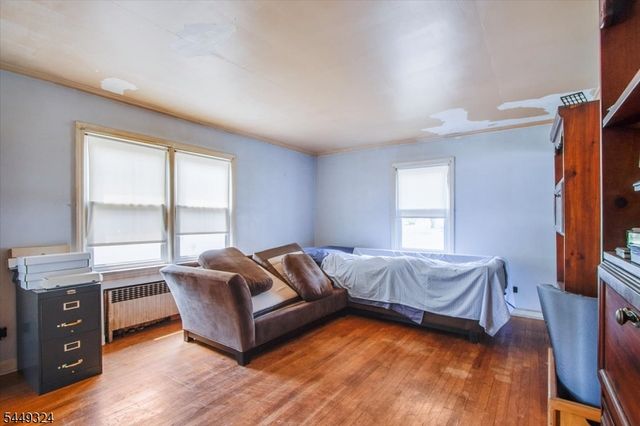 42 2nd St, Pequannock Twp., NJ 07440