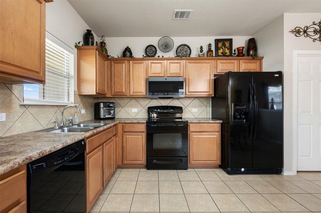 1304 Hensley DR, Leander, TX 78641