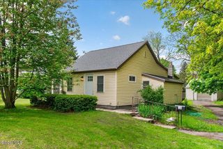 14 Mountain View Avenue, Colonie, NY 12205