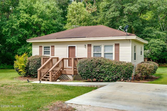 146 Chicken Neck Road, Teachey, NC 28464