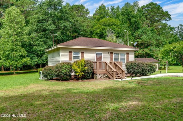 146 Chicken Neck Road, Teachey, NC 28464