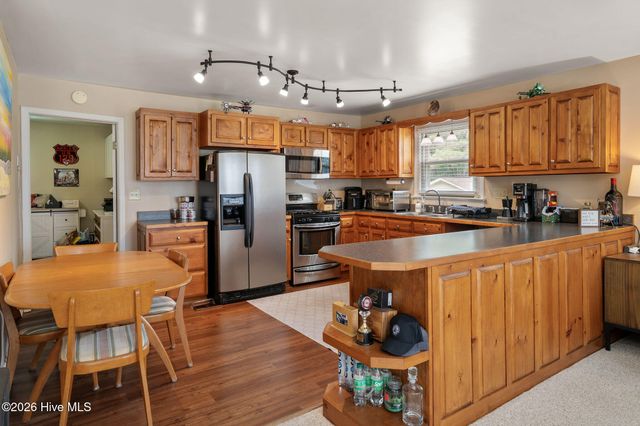 146 Chicken Neck Road, Teachey, NC 28464