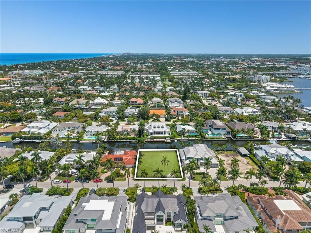 555 17th AVE S, NAPLES, FL 34102 — photo 4