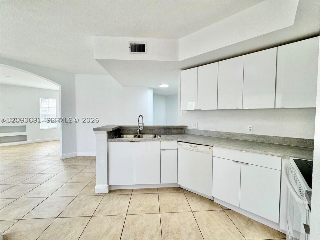 507 Belmont Ln 507, North Lauderdale, FL 33068