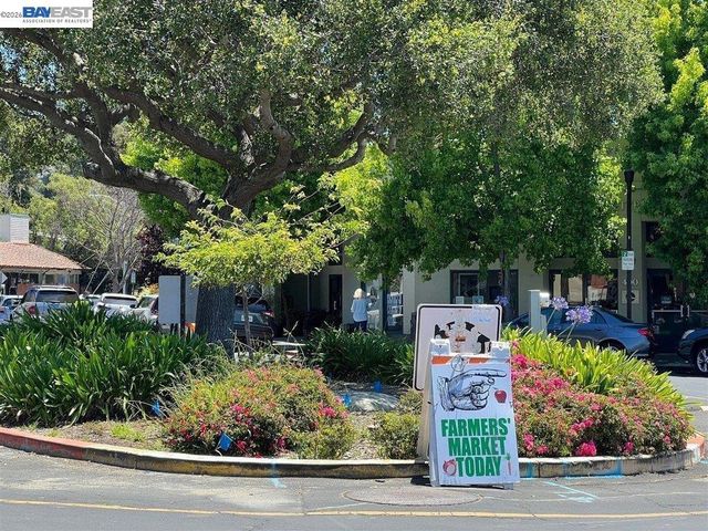 415 Berkeley Park Blvd, Kensington, CA 94706