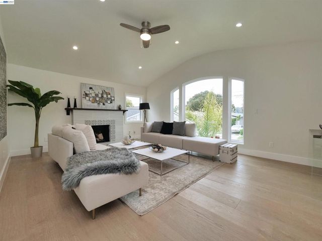 415 Berkeley Park Blvd, Kensington, CA 94706
