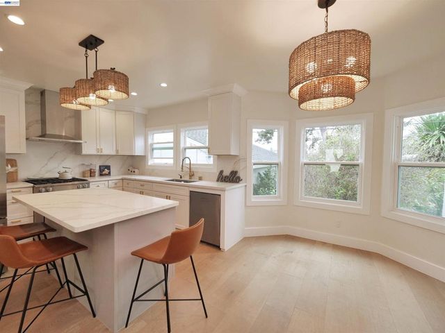415 Berkeley Park Blvd, Kensington, CA 94706