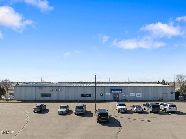 3410 4th Avenue W, Williston, ND 58801