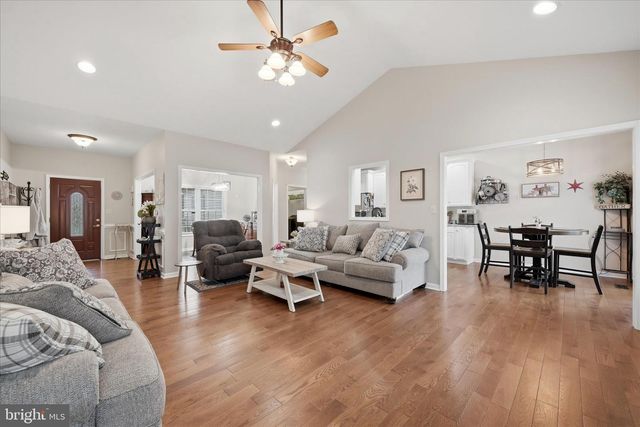 22 LURE CT, Inwood, WV 25428