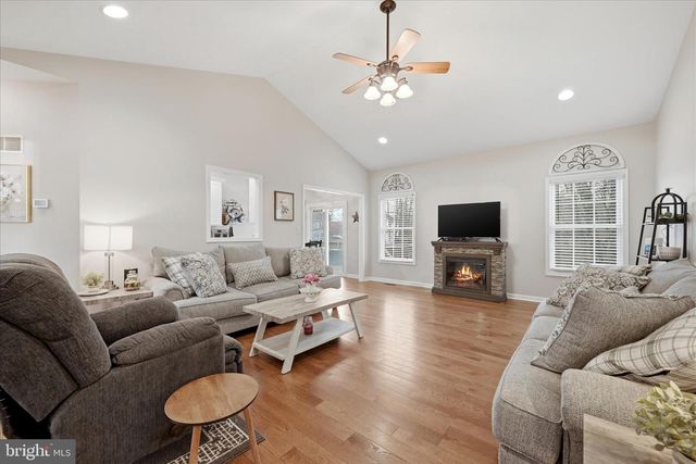 22 LURE CT, Inwood, WV 25428