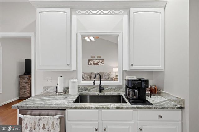 22 LURE CT, Inwood, WV 25428