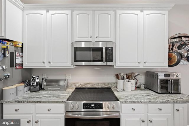 22 LURE CT, Inwood, WV 25428