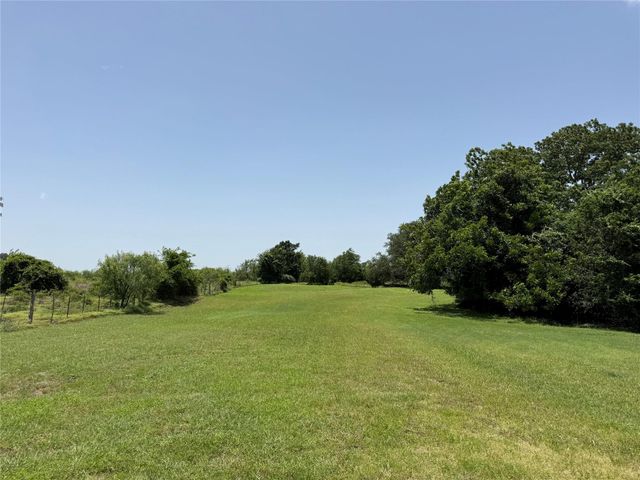 1629 Pecos ST, Lockhart, TX 78644