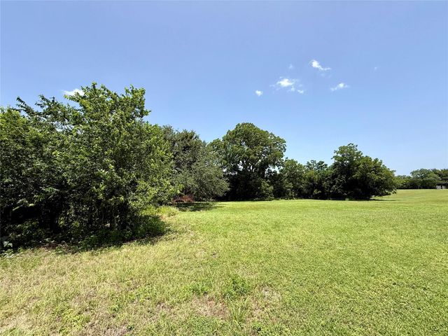 1629 Pecos ST, Lockhart, TX 78644