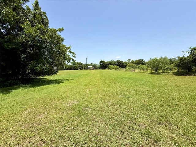 1629 Pecos ST, Lockhart, TX 78644