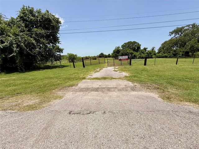 1629 Pecos ST, Lockhart, TX 78644