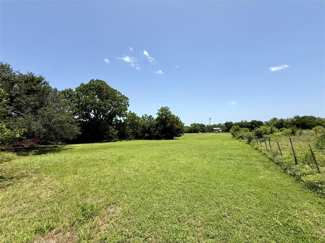 1629 Pecos ST, Lockhart, TX 78644