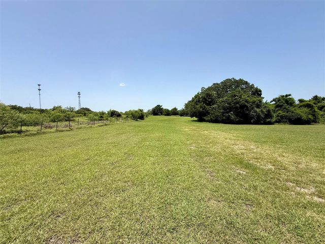 1629 Pecos ST, Lockhart, TX 78644