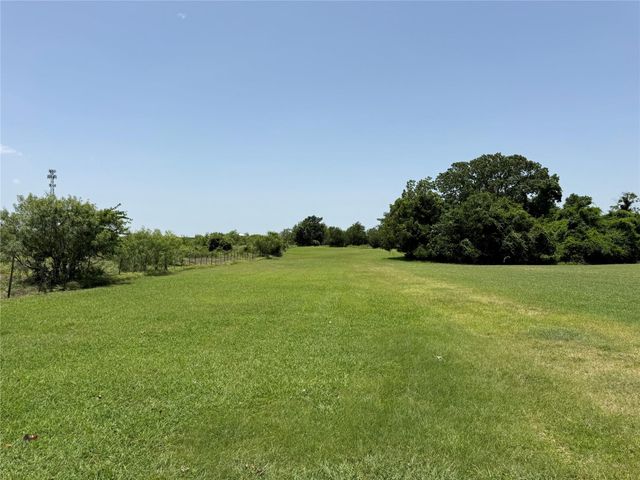1629 Pecos ST, Lockhart, TX 78644