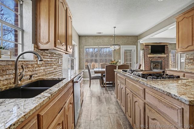 28310 E 6th Place, Catoosa, OK 74015