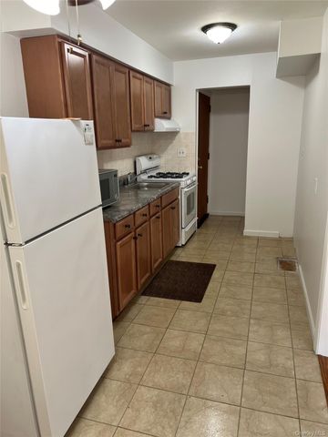 6 Colonial Road 70, Beacon, NY 12508