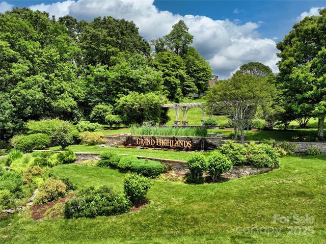 416 Summerset Drive 83, Hendersonville, NC 28792