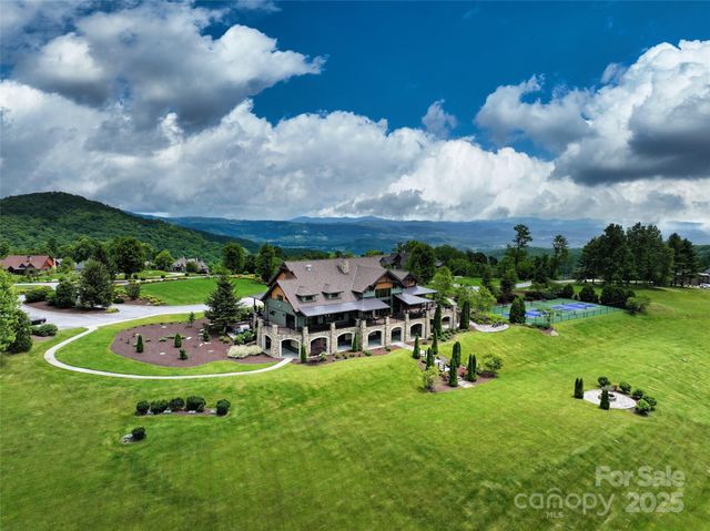 416 Summerset Drive 83, Hendersonville, NC 28792