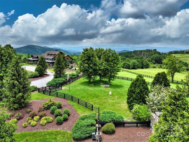 416 Summerset Drive 83, Hendersonville, NC 28792