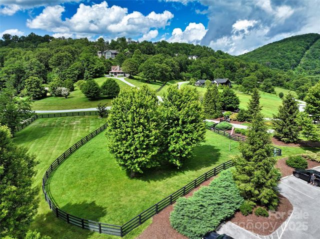 416 Summerset Drive 83, Hendersonville, NC 28792