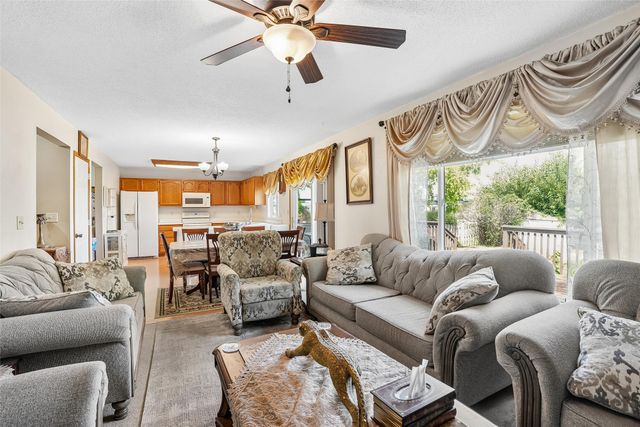 625 SE Redbud Court, Waukee, IA 50263