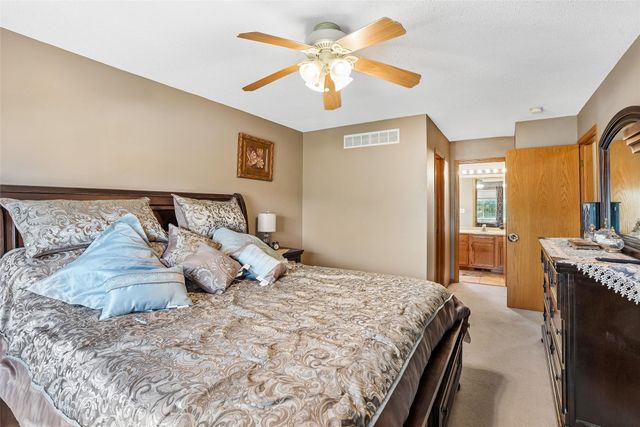 625 SE Redbud Court, Waukee, IA 50263
