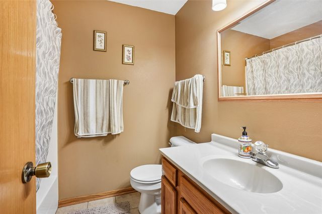 625 SE Redbud Court, Waukee, IA 50263