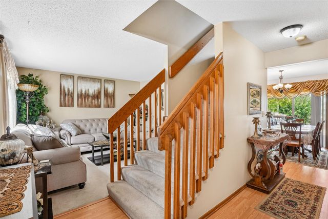 625 SE Redbud Court, Waukee, IA 50263