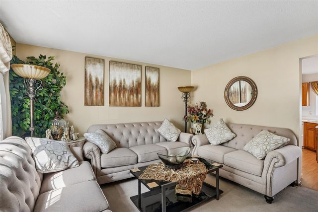 625 SE Redbud Court, Waukee, IA 50263