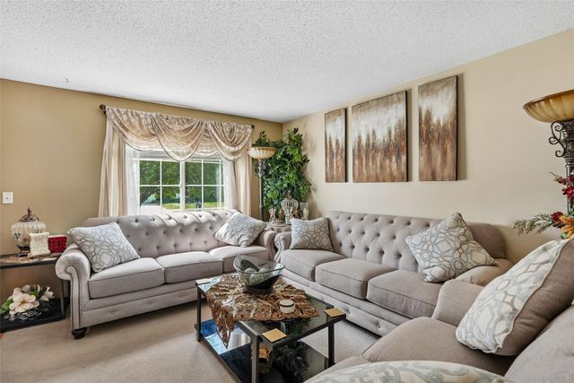 625 SE Redbud Court, Waukee, IA 50263