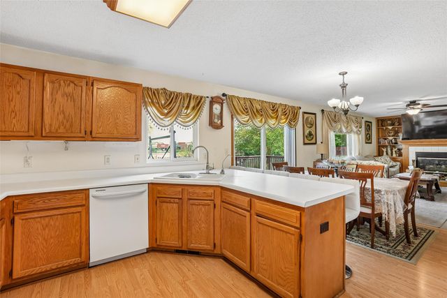 625 SE Redbud Court, Waukee, IA 50263