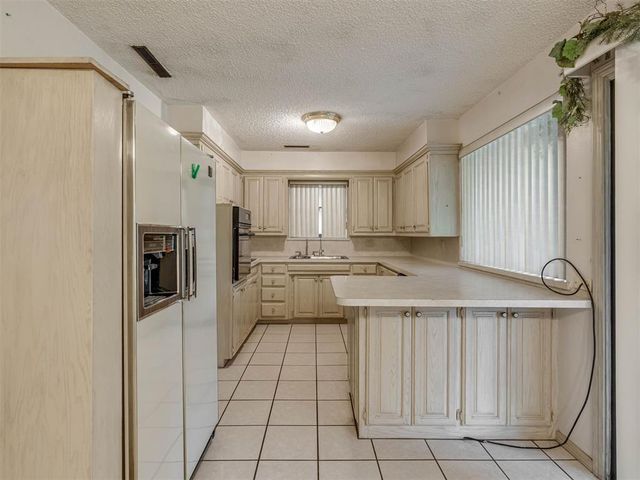 2609 SW 63rd Place, Oklahoma City, OK 73159