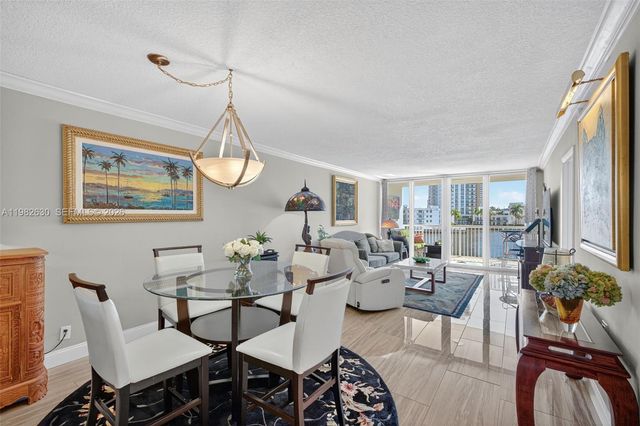 121 Golden Isles Dr 205, Hallandale Beach, FL 33009