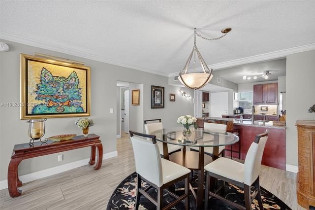 121 Golden Isles Dr 205, Hallandale Beach, FL 33009