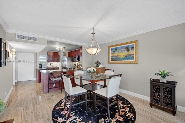 121 Golden Isles Dr 205, Hallandale Beach, FL 33009