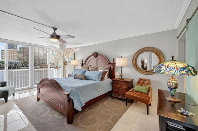 121 Golden Isles Dr 205, Hallandale Beach, FL 33009