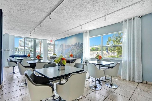 121 Golden Isles Dr 205, Hallandale Beach, FL 33009