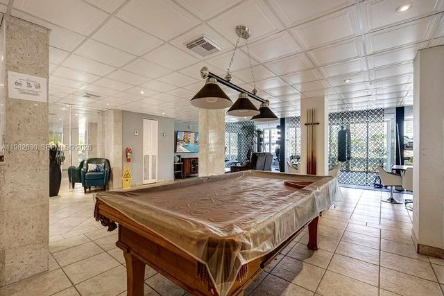 121 Golden Isles Dr 205, Hallandale Beach, FL 33009