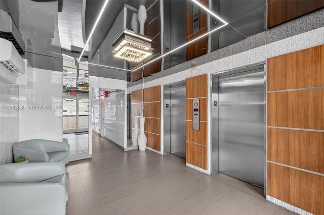 121 Golden Isles Dr 205, Hallandale Beach, FL 33009