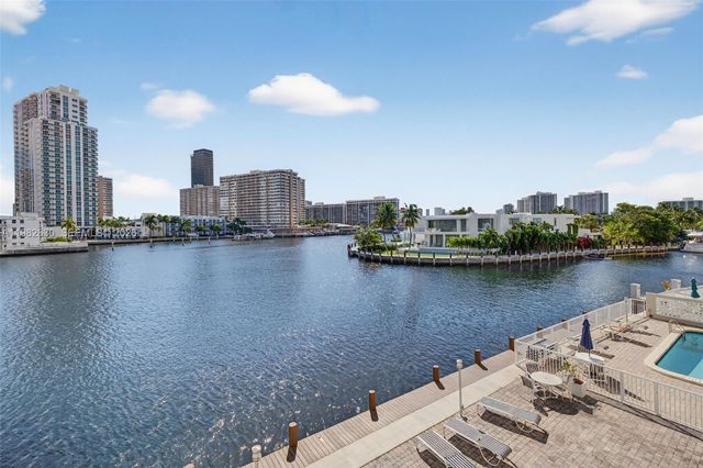 121 Golden Isles Dr 205, Hallandale Beach, FL 33009