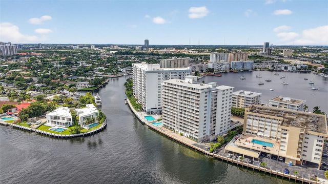 121 Golden Isles Dr 205, Hallandale Beach, FL 33009