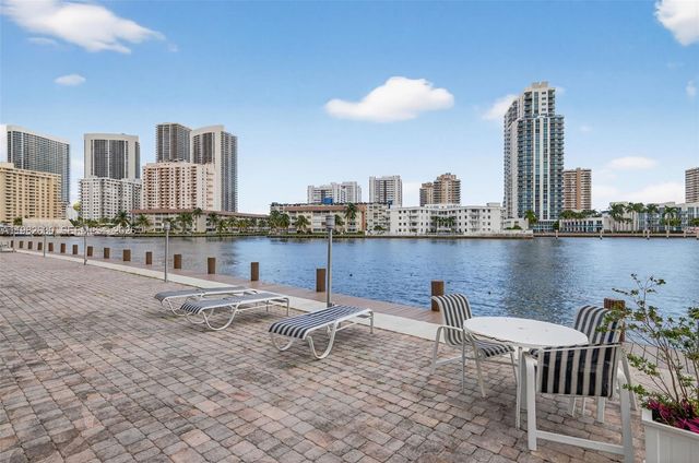 121 Golden Isles Dr 205, Hallandale Beach, FL 33009