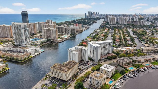 121 Golden Isles Dr 205, Hallandale Beach, FL 33009